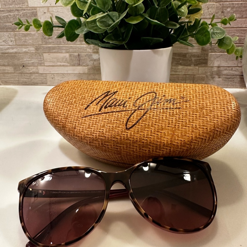 Authentic Maui Jim Ocean-Tortoise&Raspberry Polarized Cat Eye Sunglasses w/case